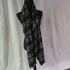 Elegant Black and White Plaid Scarf